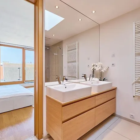Design Penthouse With Private Rooftop Jacuzzi & Ac Apartment Prague