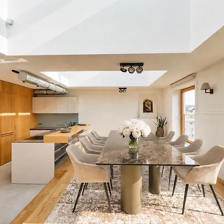 Design Penthouse With Private Rooftop Jacuzzi & Ac Апартаменты