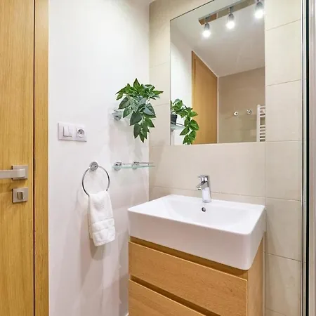 Апартаменты Design Penthouse With Private Rooftop Jacuzzi & Ac *