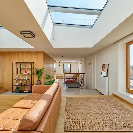 Design Penthouse With Private Rooftop Jacuzzi & Ac Прага