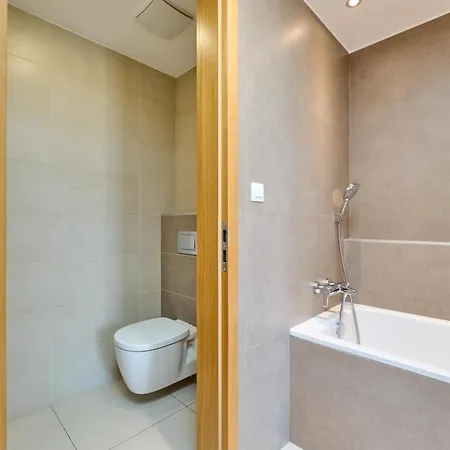 Design Penthouse With Private Rooftop Jacuzzi & Ac