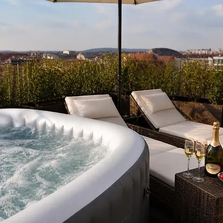 Apartment Design Penthouse With Private Rooftop Jacuzzi & Ac